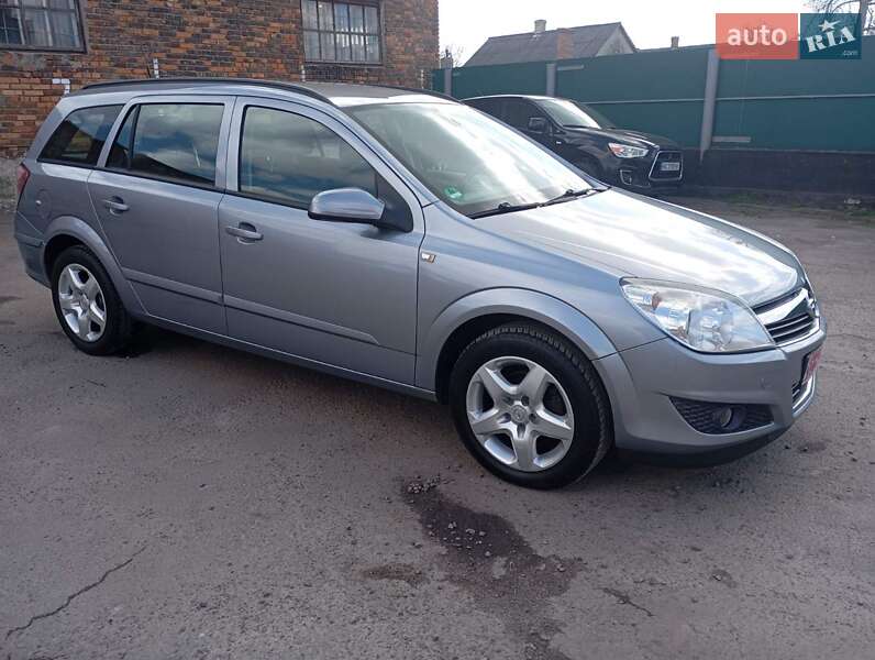 Універсал Opel Astra 2008 в Сумах