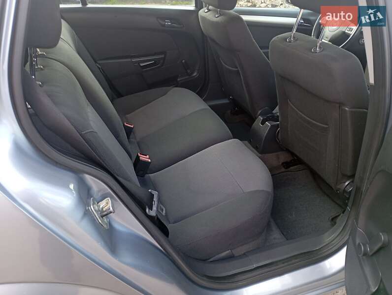Універсал Opel Astra 2008 в Сумах