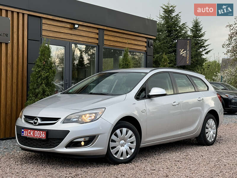 Универсал Opel Astra 2014 в Дрогобыче