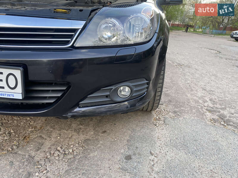 Купе Opel Astra 2006 в Чернигове