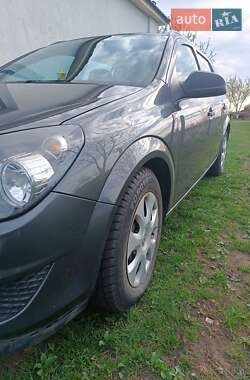 Універсал Opel Astra 2010 в 