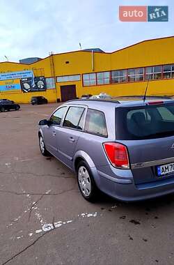 Универсал Opel Astra 2006 в 