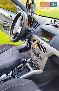 Универсал Opel Astra 2007 в 