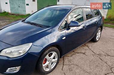 Універсал Opel Astra 2012 в Трускавці
