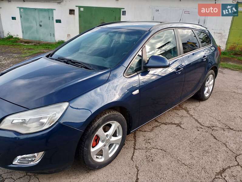 Opel Astra 2012