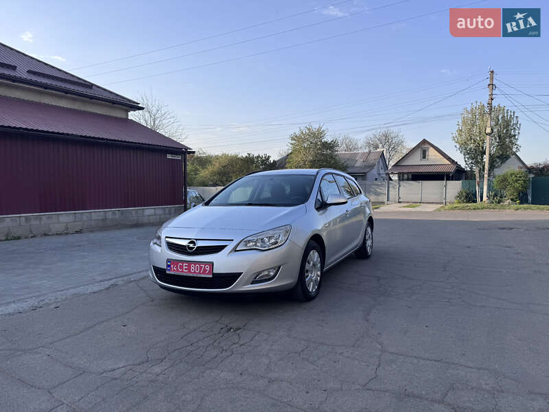 Opel Astra 2012