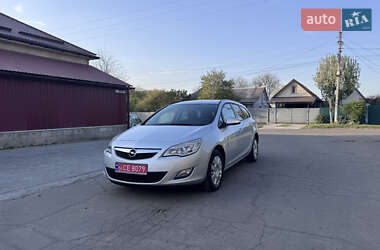 Универсал Opel Astra 2012 в 