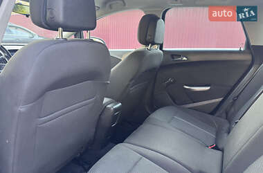 Универсал Opel Astra 2012 в 