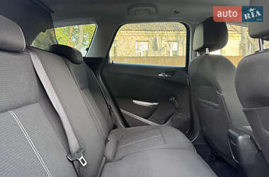 Универсал Opel Astra 2012 в 