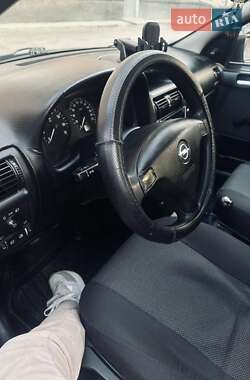 Седан Opel Astra 2006 в 
