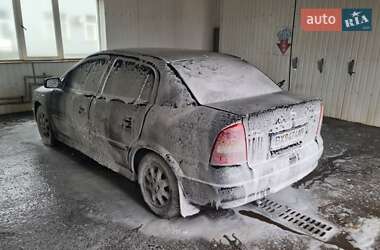 Седан Opel Astra 2006 в 