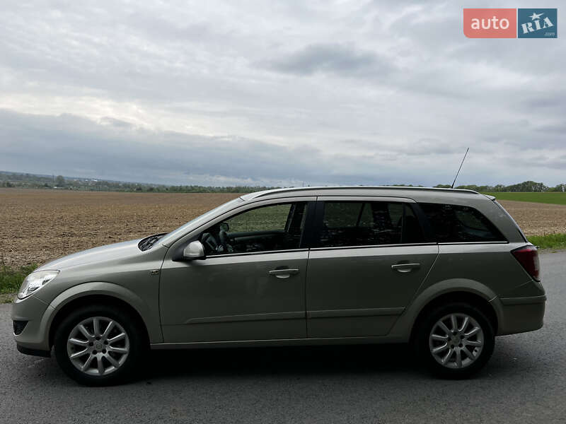 Универсал Opel Astra 2008 в Пустомытах