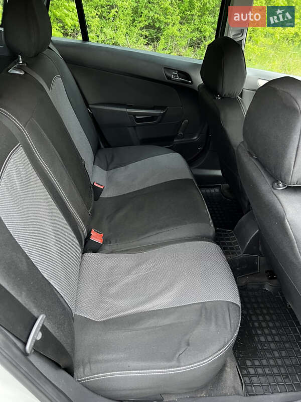 Универсал Opel Astra 2008 в Пустомытах