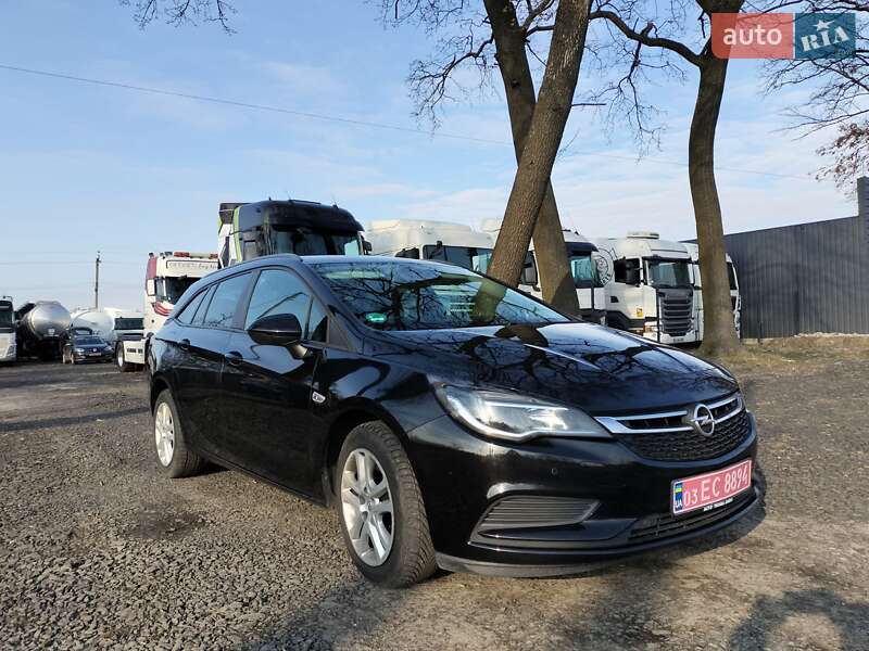 Універсал Opel Astra 2017 в Луцьку