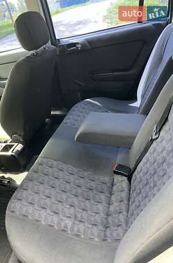 Седан Opel Astra 2004 в 