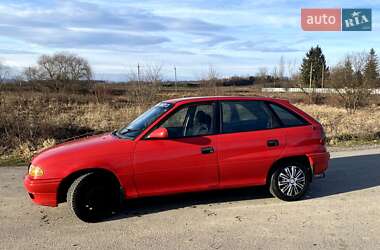 Хэтчбек Opel Astra 1996 в 