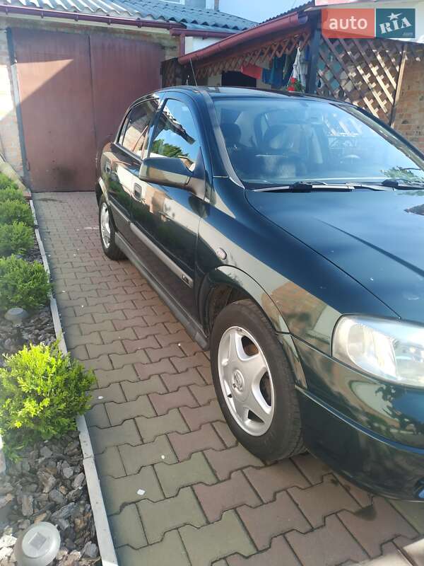 Седан Opel Astra 1999 в Луцьку
