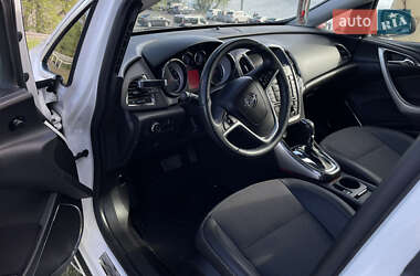 Хэтчбек Opel Astra 2010 в 
