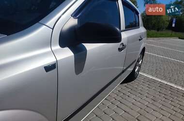 Хэтчбек Opel Astra 2005 в 