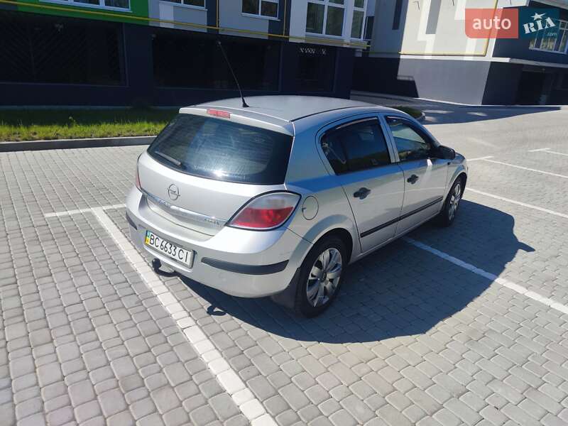 Хетчбек Opel Astra 2005 в Шептицькому