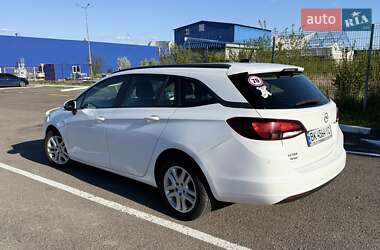 Универсал Opel Astra 2019 в Ровно