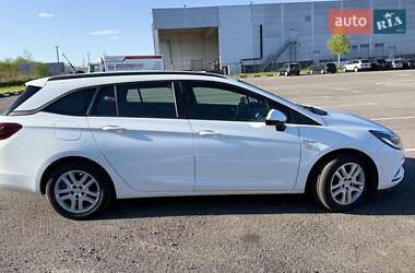 Универсал Opel Astra 2019 в Ровно