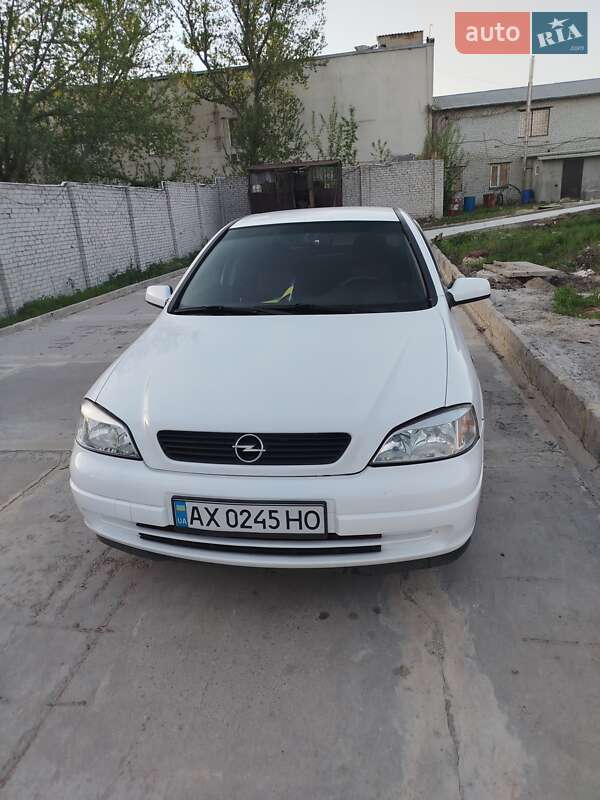 Седан Opel Astra 2008 в 
