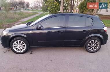 Хэтчбек Opel Astra 2006 в Пирятине