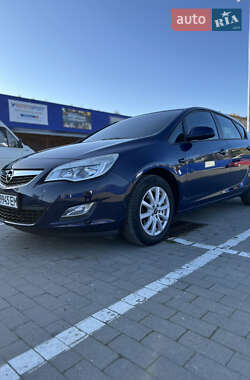 Хэтчбек Opel Astra 2010 в 