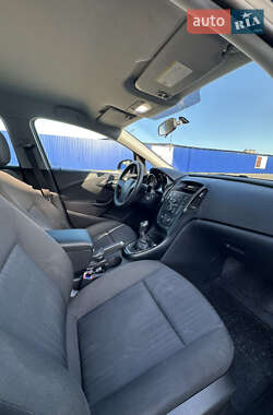 Хэтчбек Opel Astra 2010 в 