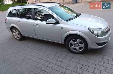Универсал Opel Astra 2010 в 