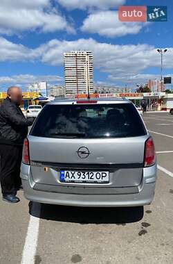 Универсал Opel Astra 2010 в 