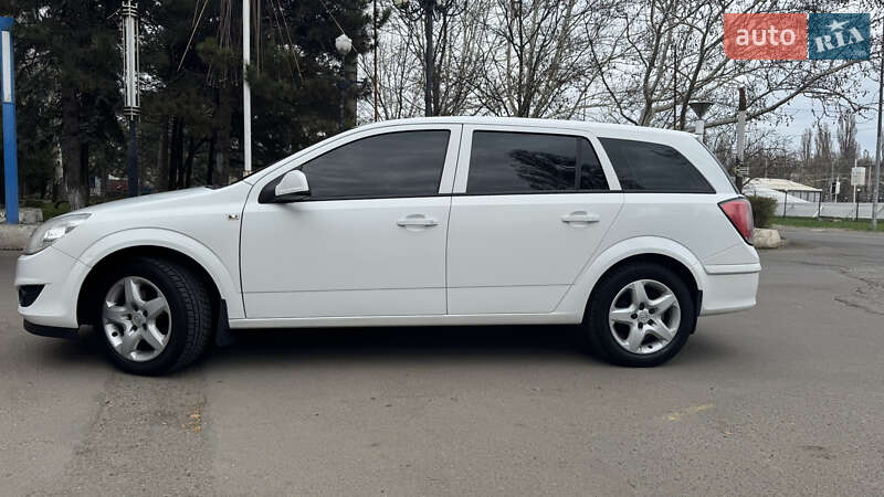 Універсал Opel Astra 2009 в Одесі