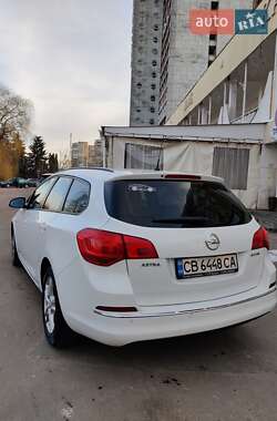 Универсал Opel Astra 2013 в 
