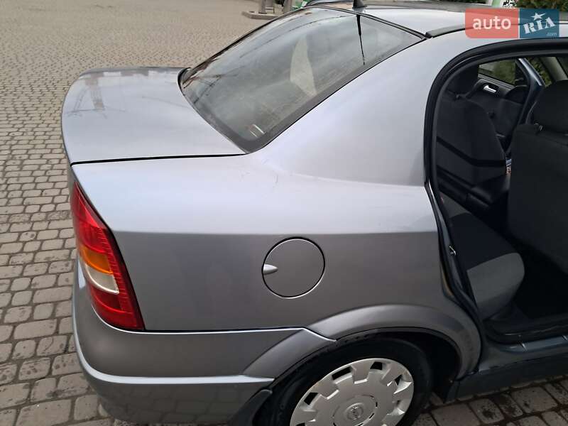 Седан Opel Astra 2006 в Ивано-Франковске
