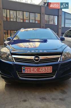 Универсал Opel Astra 2010 в 