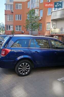Универсал Opel Astra 2010 в 