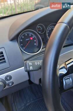 Универсал Opel Astra 2010 в 