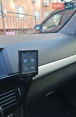 Универсал Opel Astra 2010 в 