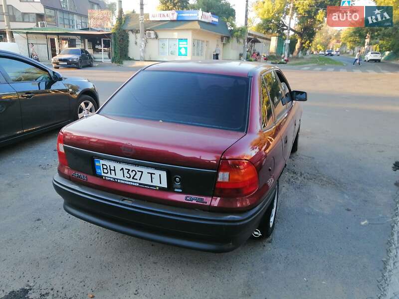 Седан Opel Astra 1993 в Одессе