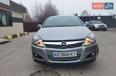 Седан Opel Astra 2011 в Бердичеве