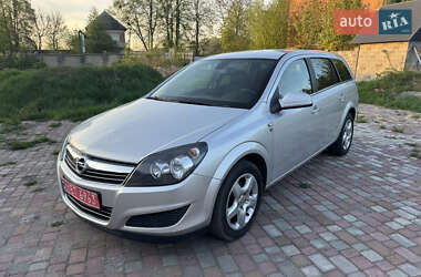 Универсал Opel Astra 2010 в 