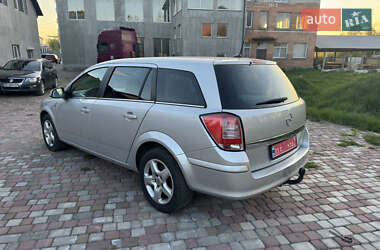 Универсал Opel Astra 2010 в 