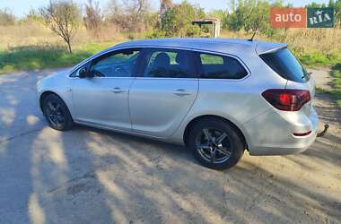 Универсал Opel Astra 2010 в 
