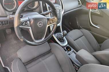 Универсал Opel Astra 2010 в 