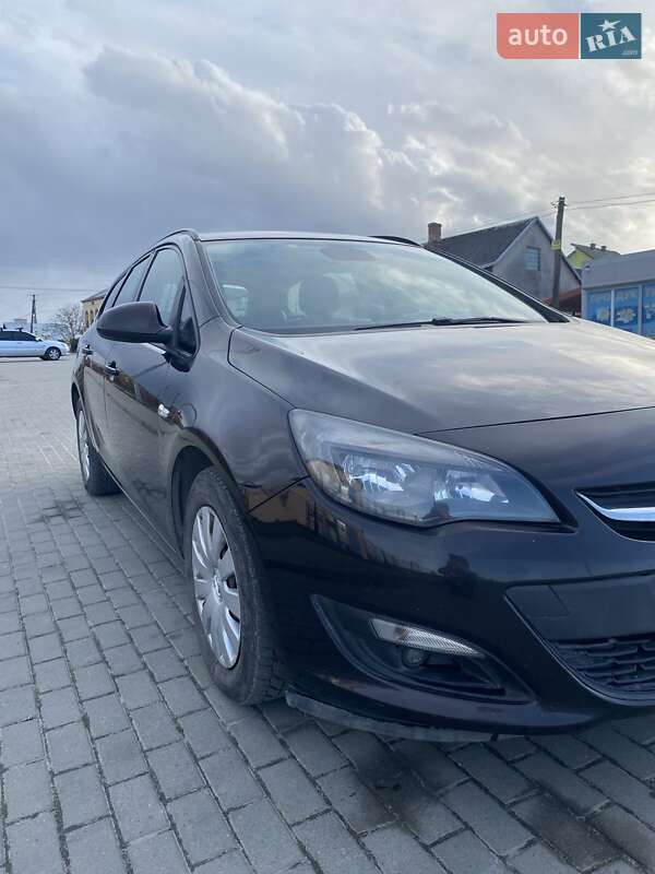 Универсал Opel Astra 2014 в Львове