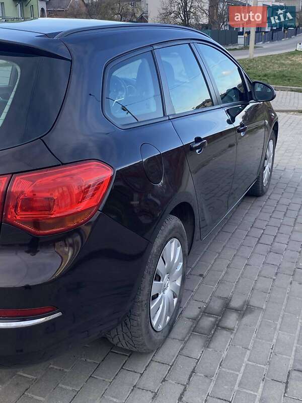 Универсал Opel Astra 2014 в Львове