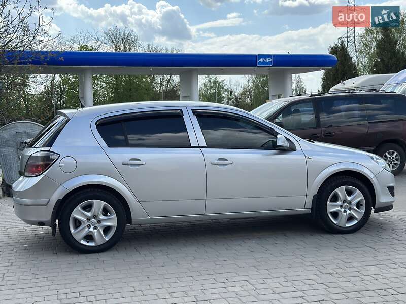 Хетчбек Opel Astra 2010 в Хмельницькому