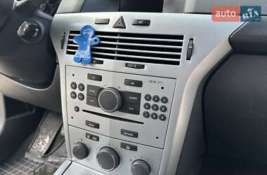 Хэтчбек Opel Astra 2010 в 