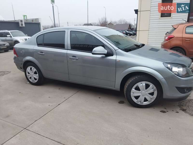 Седан Opel Astra 2011 в Бердичеве